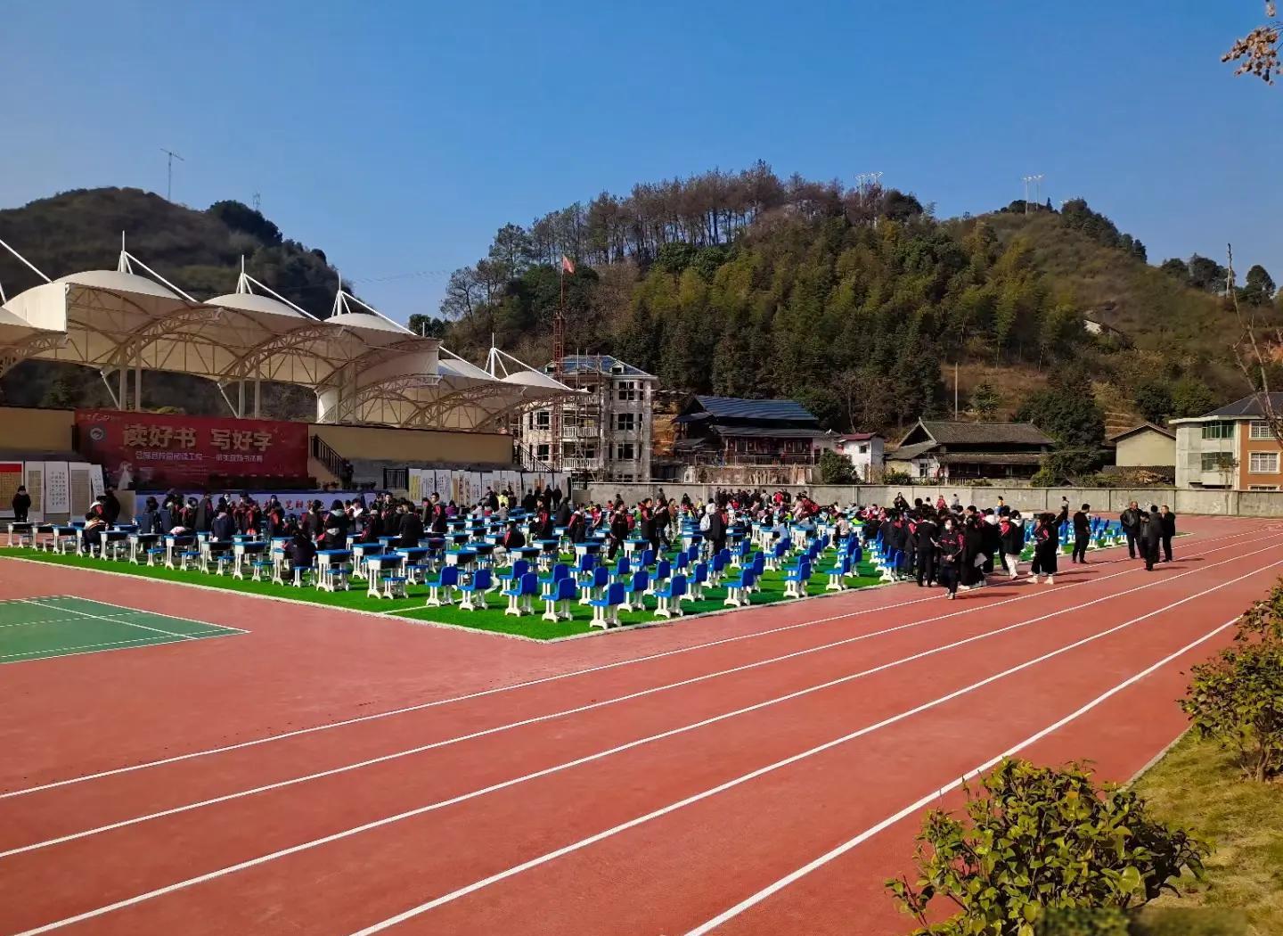喀什地区硅PU橡胶跑道 - 方案